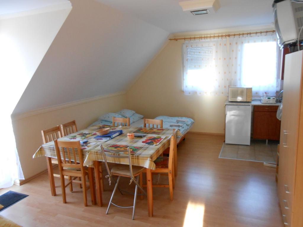 Kustanygyongye Vendeghaz Kehidakustany Apartment Ngoại thất bức ảnh