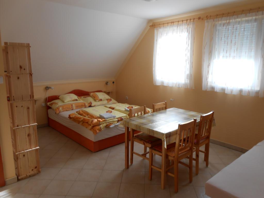 Kustanygyongye Vendeghaz Kehidakustany Apartment Ngoại thất bức ảnh